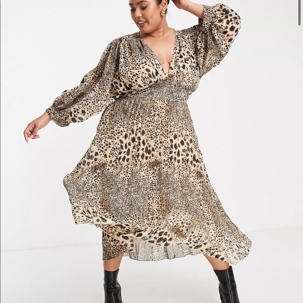 ASOS Curve Pleated Batwing Midi Dress - US 18